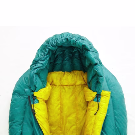 Down sleeping bag ROCK FRONT 600 hood - photo
